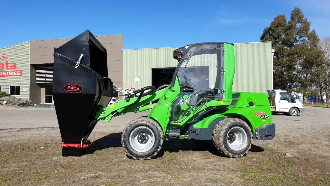 Funnel Bucket Rata Funnel Bucket for Tractors & Telehandlers Front